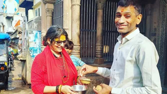 प्रसिद्ध अभिनेत्रीने रस्त्यावर मागितली भिक्षा; आलिशान जगणं सोडून स्वीकारला संन्यास