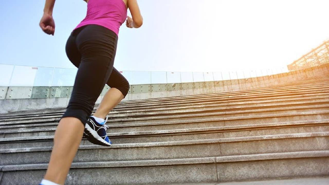 Stairs for Weight Loss: वजन कमी करण्यासाठी पायऱ्या चढण्याचा व्यायाम करताय? नक्की जाणून घ्या या गोष्टी