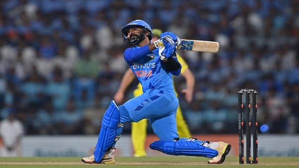 Ind vs Sa 3rd T20 : दिनेश कार्तिकची चौकार षटकारांची बरसात, सोशल मीडियावर धुमाकूळ