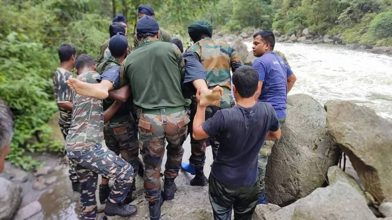 लष्कराचे चित्ता हेलिकॉप्टर कोसळले; एक पायलट शहीद; दुसरा गंभीर