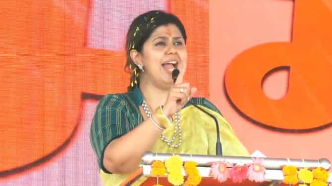 पंकजा मुंडे यांनी फुंकलं निवडणुकीचं रणशिंग; नाराजीबद्दलही थेट भाष्य; पंकजा यांच्या भाषणात आणखी काय?