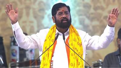 बीकेसीवर आणलेल्या लोकांना हेही माहिती नव्हते ते तिथे कशासाठी चालले आहेत; शिवसेनेच्या या नेत्याचा शिंदे गटाला खोचक टोला