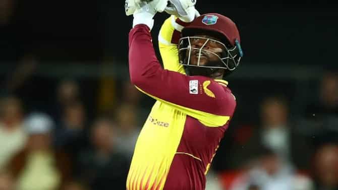 AUS vs WI: कव्हर्समध्ये इतक्या वरच्या दर्जाचा SIX क्वचितच पहायला मिळतो, एकदा VIDEO बघा