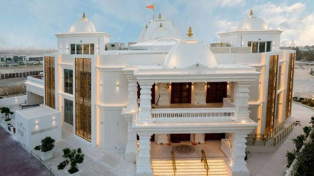 या अप्रतिम मंदिराचे व्हिडीओ व्हायरल! फोटो शेअर करत आनंद महिंद्रा यांनी व्यक्त केली इच्छा या अप्रतिम मंदिराचे व्हिडीओ व्हायरल! फोटो शेअर करत आनंद महिंद्रा यांनी व्यक्त केली इच्छा