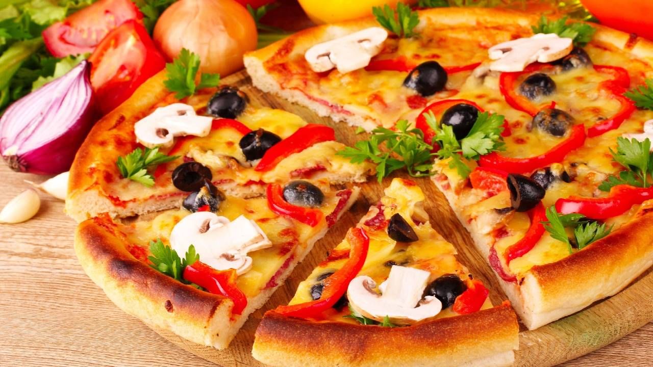 Pizza For Diabetes Patient: मधुमेहाच्या रुग्णांनी पिझ्झा खाणे योग्य की अयोग्य ?
