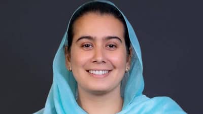 MLA Marriage : 28 वर्षाच्या महिला आमदाराचं कार्यकर्त्यांशी लग्न, अशी जुळून आली लग्नगाठ