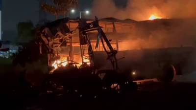 भीषण! नाशिकमध्ये अपघातानंतर खासगी बस पेटली, 10 जण जिवंत होरपळले