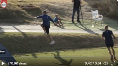 Video : इंग्लंडच्या माजी फिरकीपटूने मैदानाबाहेर घेतला झेल