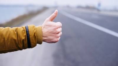 अज्ञात व्यक्तीला लिफ्ट देताय, मग जरा जपून अन्यथा तुमच्यावरही येऊ शकते ही वेळ