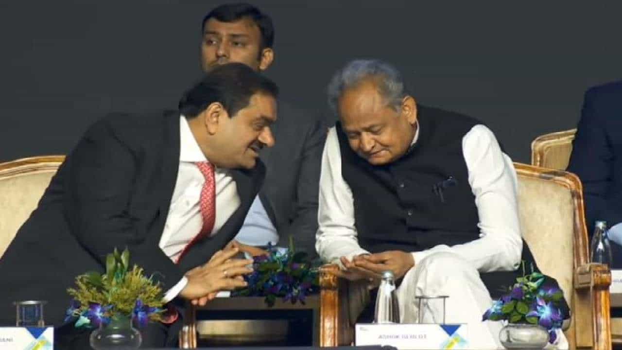 अशोक गहलोतांचं एक पाऊल उलटं? काँग्रेसच्या टार्गेटशीच हातमिळवणी! 3 कारणं महत्त्वाची!
