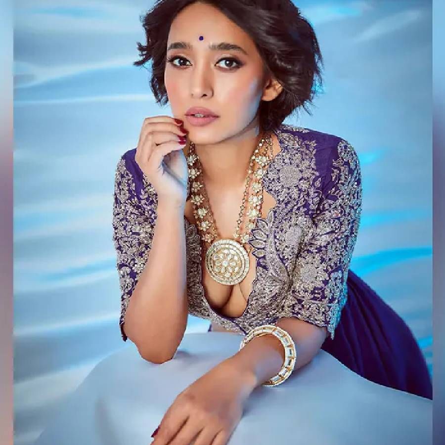 प्रसिद्ध दिग्दर्शक अनुभव सिन्हा यांच्या दिग्दर्शनात सायानीने गौराची भूमिका साकारली होती. या भूमिकेमुळेच सायानीला एक खरी ओळख मिळालीये. 