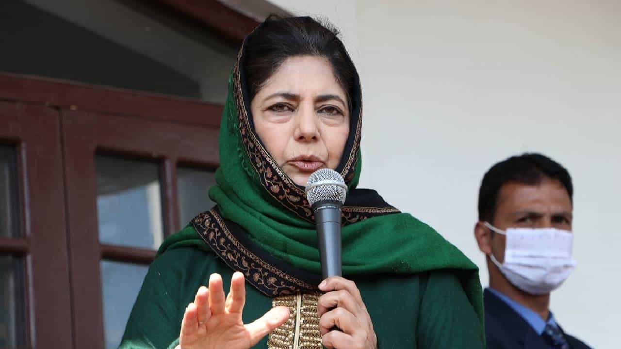 मेहबुबा मुफ्तींनी या मुद्दावरुन अमित शहांना फटकारले; हिंदूत्वावरुन त्यांनी भाजपलाच घेरलं...