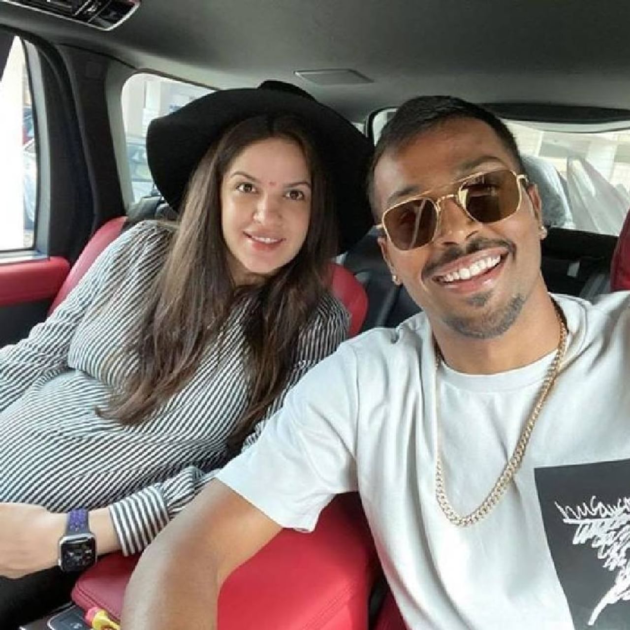 हार्दीक पांड्या सद्या टीम इंडियाच्या विश्वचषकाच्या टीममध्ये आहे. दोन दिवसापुर्वी टीम इंडिया ऑस्ट्रेलियात दाखल झाली आहे.