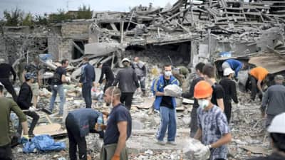 युक्रेनची अवस्था बघून भारत मदतीला धावला, रशियाला दिला सबुरीचा सल्ला...