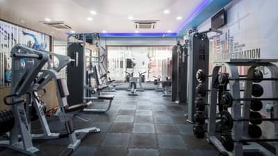 व्यायाम शिकवण्याच्या बहाण्याने जीम ट्रेनरचं नको ते कृत्य! तरुणी बिथरलीच आणि...