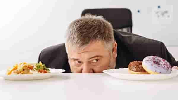 Foods Causes Stress and Anxiety: या पदार्थांमुळे वेगाने वाढतो स्ट्रेस, जाणून घ्या माहिती