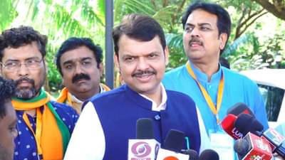 अरे बाबा किती जोराने बोलतो, देवेंद्र फडणवीस यांना नाना पाटेकर असं का म्हणाले?; काय आहे किस्सा?