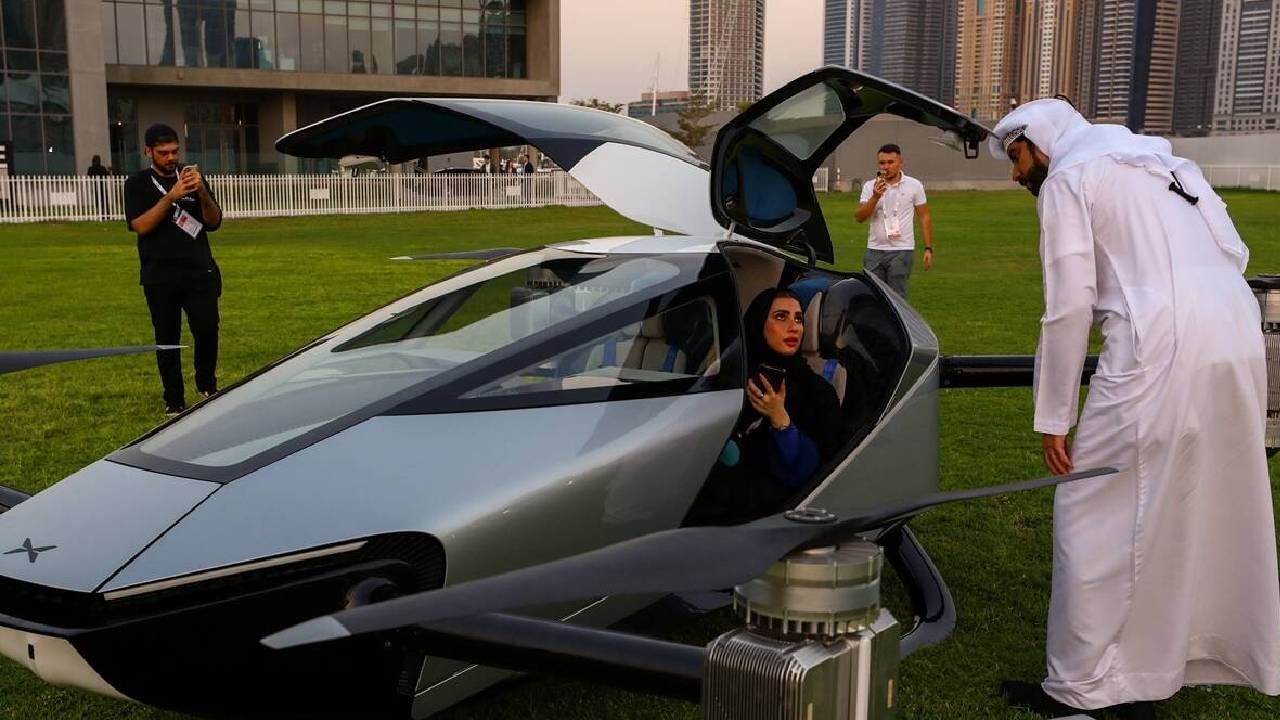 Flying Car: पहिल्यांदाच आकाशात दिसली फ्लाईंग कार, आता पब्लिक टॅक्सी म्हणून वापरतील, फ्लाईंग कार