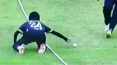 Video : महिला खेळाडूची अशी फिल्डिंग पाहून तुम्हाला हसू आवरणार नाही, पाहा व्हिडीओ