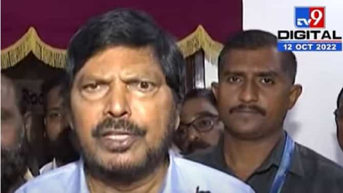 सरकारी कर्मचाऱ्यांना नियमानुसार राजीनामा द्यावा लागतो, रामदास आठवले यांची माहिती