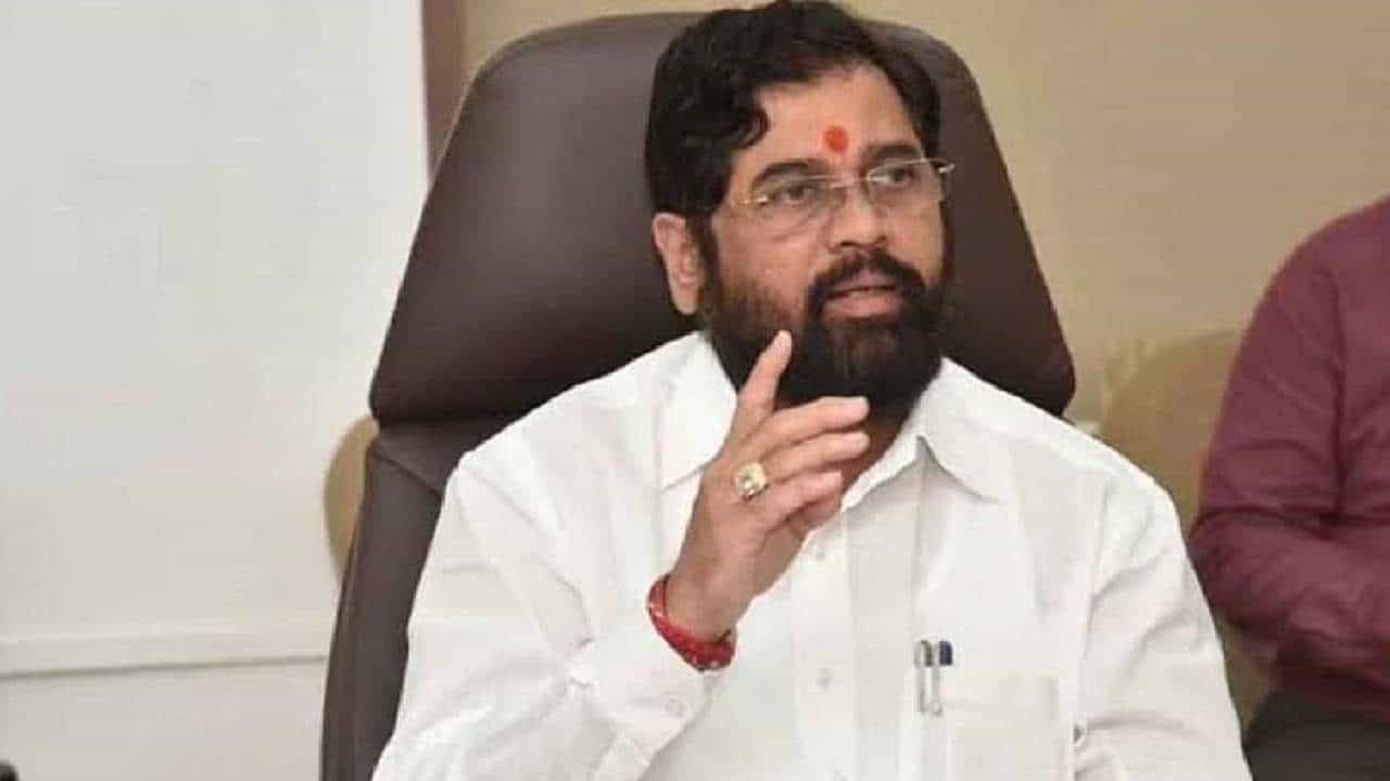 ऋतुजा लटकेंची उमेदवारी, शिंदे कात्रीत? फायदा की तोटा? 2 कारणं, ज्यावर भविष्य!