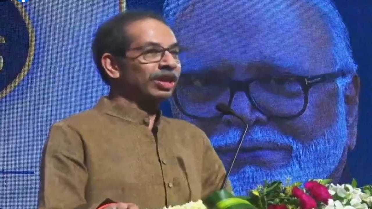 भुजबळांनी शिवसेना सोडली नसती तर... उद्धव ठाकरेंनी केलं खळबळजनक विधान... भुजबळांनी शिवसेना सोडली नसती तर... उद्धव ठाकरेंनी केलं खळबळजनक विधान...