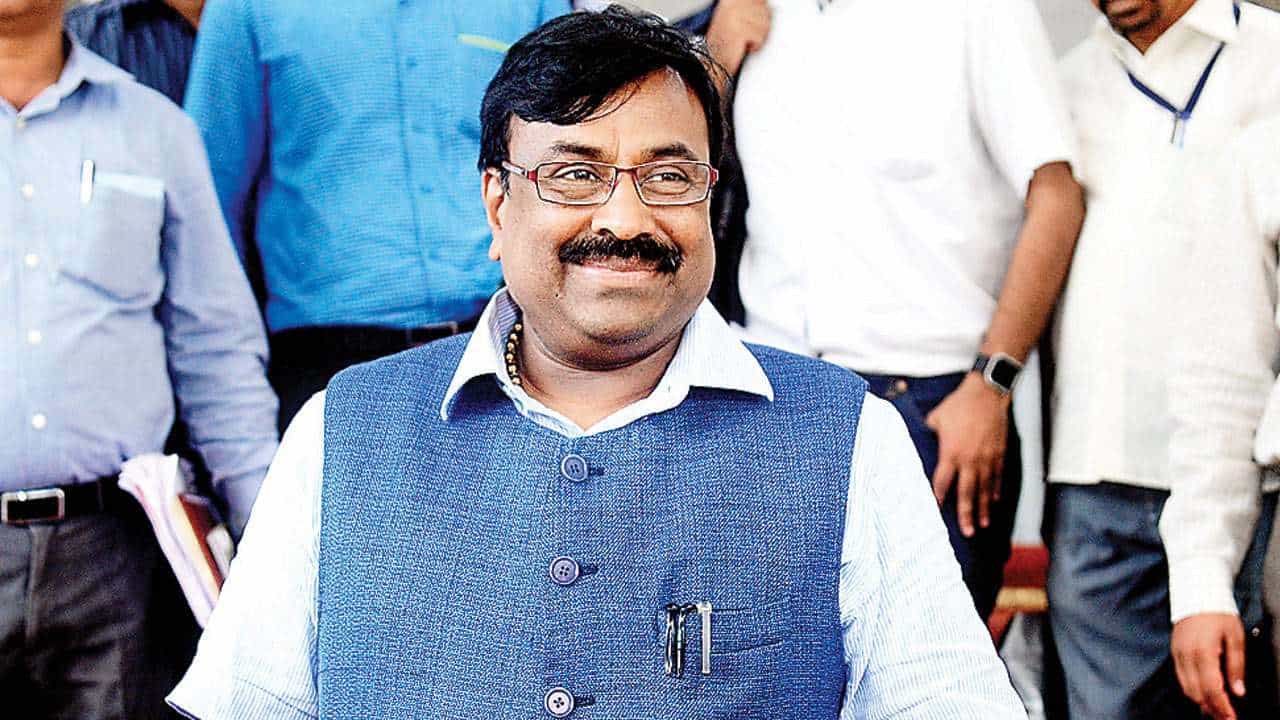 2019 मध्ये 'हे' फोटो पाहून जनतेनं झटका दिला होता..... सुधीर मुनगंटीवारांनी काय सांगितलं? 2019 मध्ये 'हे' फोटो पाहून जनतेनं झटका दिला होता..... सुधीर मुनगंटीवारांनी काय सांगितलं?