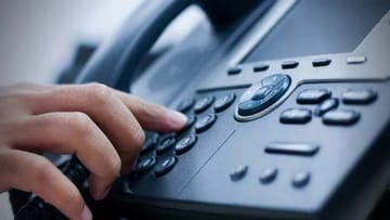 मै LG बोल रहा हूँ.... दिल्लीत उपराज्यपालांच्या नावानं फोन... पुढे काय घडलं?