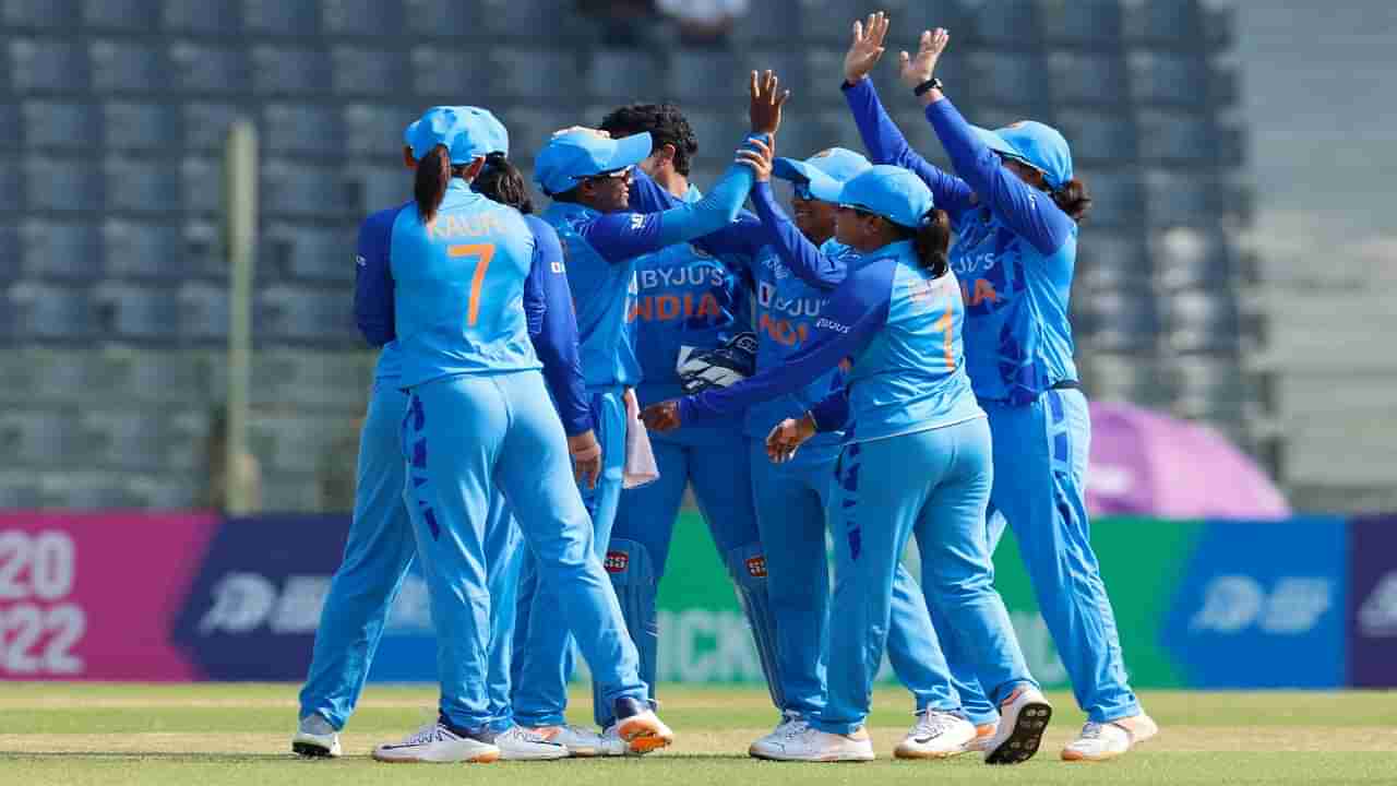 Women’s Asia Cup : फायनलमध्ये स्मृती मंधानाचा विजयी षटकार, महिला टीम इंडियाने सातव्यांदा आशिया चषक जिंकला