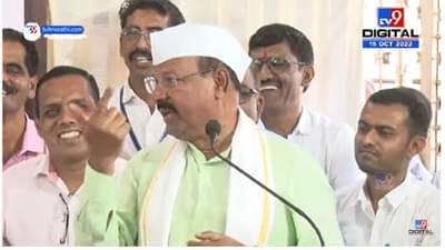 खुसफूस बंद करा, लोकांना शंका येते, गेला... चाल्ला... भर भाषणात अब्दुल सत्तार यांनी कुणाला सुनावलं?