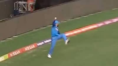 IND vs AUS: एकदा Virat Kohli चा सुपरमॅन अवतार बघा, हवेत झेप घेऊन पकडली ढासू कॅच