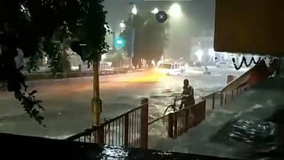 पुण्यात मध्यरात्री मुसळधार पावसाने पूरसदृश्य स्थिती! नेमका किती पाऊस झाला? आकडेवारी समोर