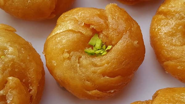 Diwali Special | शाही दिवाळीचा शाही अंदाज, रसरशीत बालुशाही यंदा करुनच पाहा