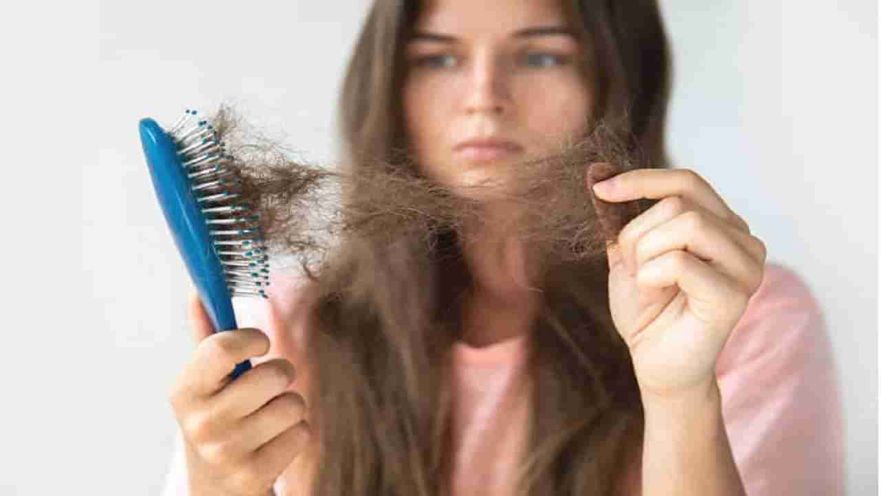 Hair Care Tips: या कारणांमुळे सुरू होते केसगळती, करा हे उपाय