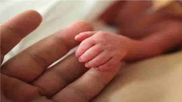 OMG! पायांवर सुज आली म्हणून डॉक्टरकडे गेली आणि 48 तासात डिलीव्हरी झाली; बाळाला पाहून धक्का बसला