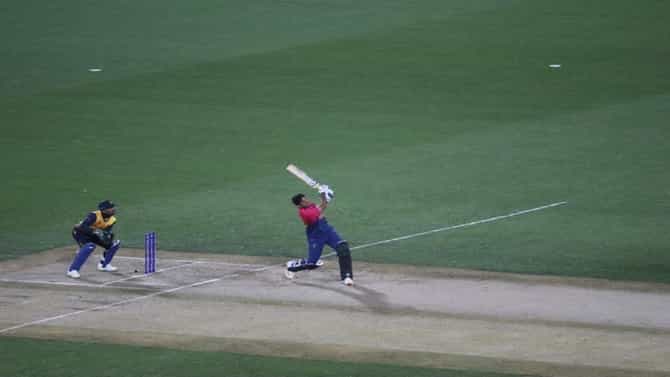 What a shot... 109 मीटरचा सिक्स! बॉल थेट.... या भाऊची बॅटींग बघून सगळेच शॉक झाले