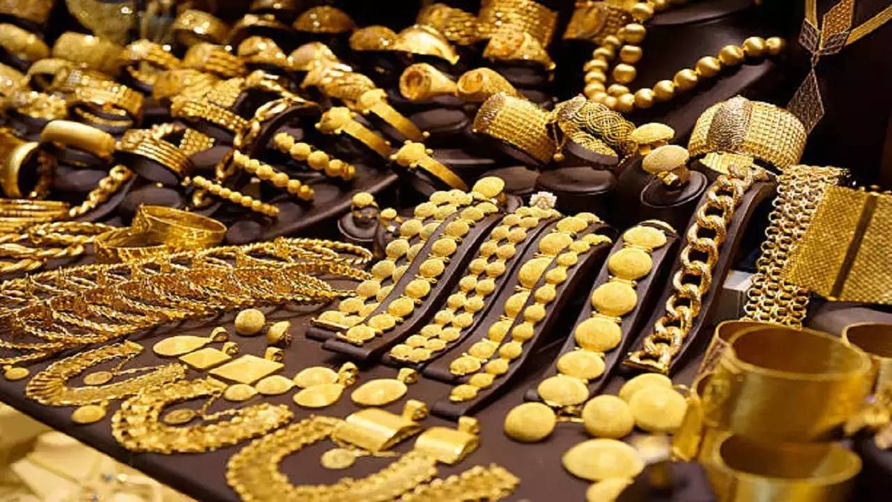 Gold : अवघ्या एका रुपयात खरेदी करा सोने, पटापट जाणून घ्या कुठे करु शकता स्वस्तात खरेदी..