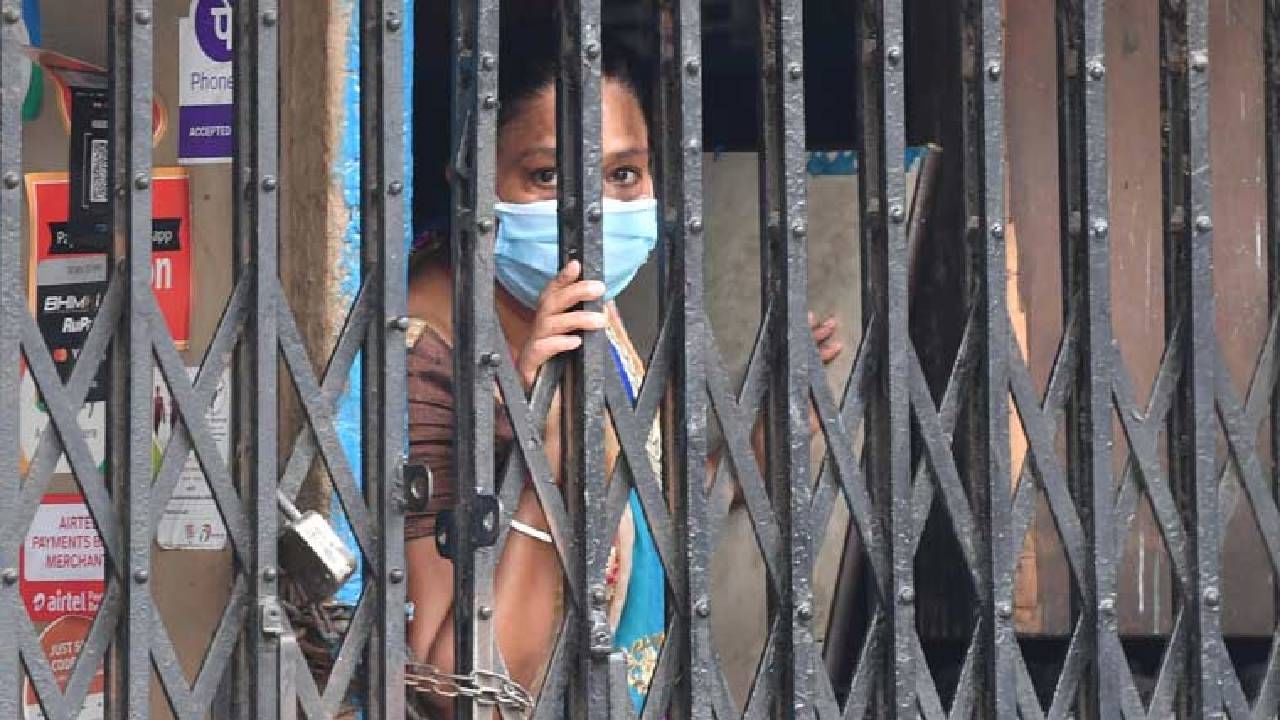 Corona: कोरोनाच्या दोन धोकादायक व्हेरिएंटची महाराष्ट्रात एंट्री, नोव्हेंबर महिन्यात येणार नवी लाट? Corona: कोरोनाच्या दोन धोकादायक व्हेरिएंटची महाराष्ट्रात एंट्री, नोव्हेंबर महिन्यात येणार नवी लाट?