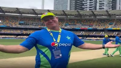 T20 World Cup 2022 : मॅथ्यू हेडनने पाकिस्तानी खेळाडू वसीमसोबत लावली 100 डॉलरची पैज