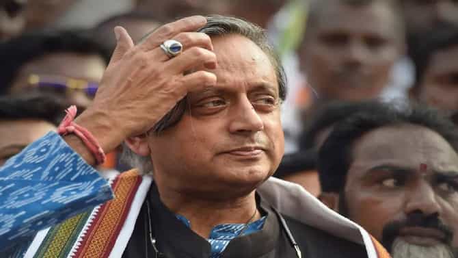काँग्रेस अध्यक्षपदाची निवडणूक संशयाच्या भोवऱ्यात; थरुर गंभीर आरोप करत म्हणाले..