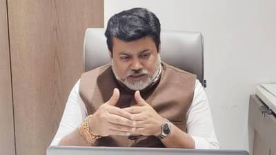 उदय सामंत यांचा आधी उद्धव ठाकरे यांच्यावर हल्ला, नंतर सारवा सारव; नेमकी टीका काय?