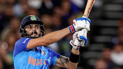 Video : हरिस रौफच्या चेंडूवर कोहलीने मारलेल्या दोन षटकारांचा स्लो मोशन व्हिडीओ व्हायरल