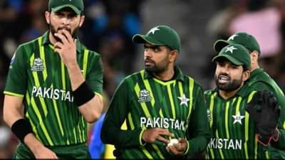 VIDEO: पाकिस्तान टीममध्ये अस्वस्थतता, नेट्समध्ये बॅट्समनने संतापाच्या भरात फेकली बॅट