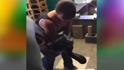 अजगरासोबत खेळणे महिलेच्या अंगलट आले; व्हिडिओ पाहून अंगावर काटा येईल