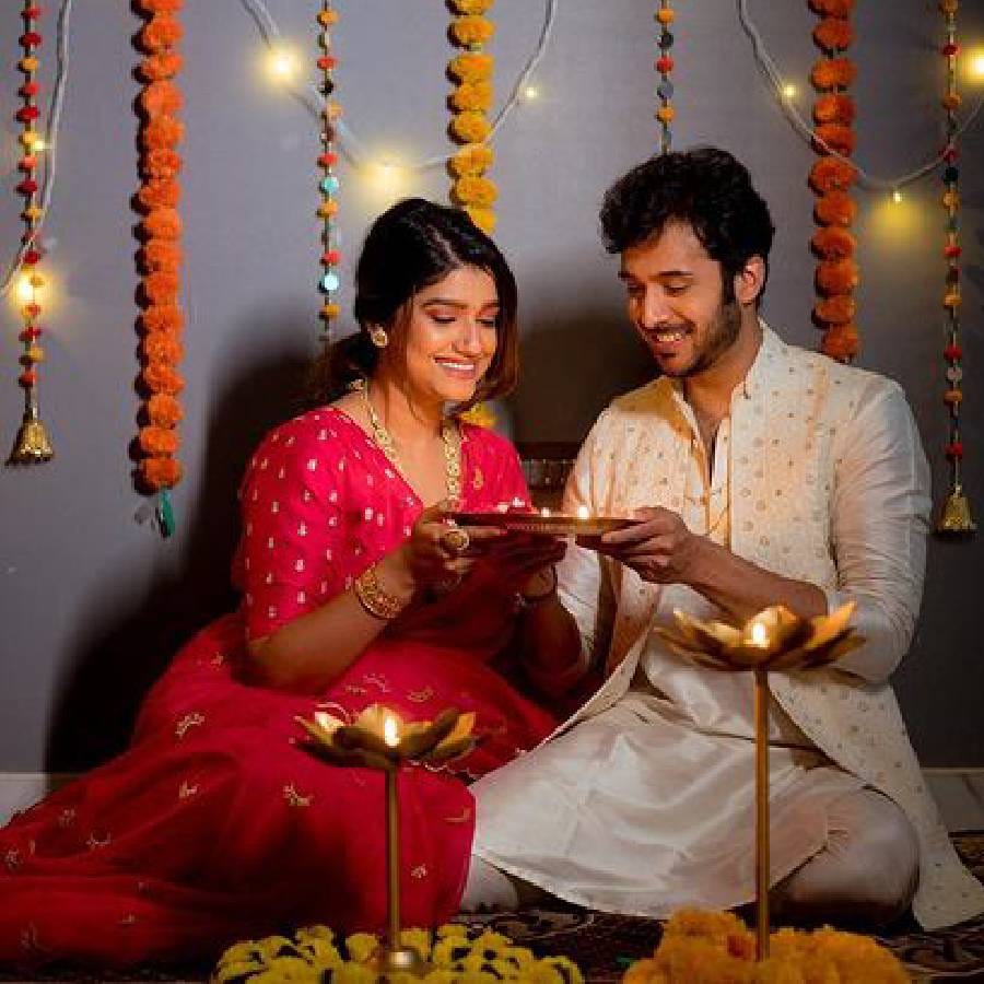 रसिका सुनीलचा खूप मोठा चाहता वर्ग आहे. तिचे इन्स्टाग्रामवर 1 मिलियन फॉलोअर्स आहेत.