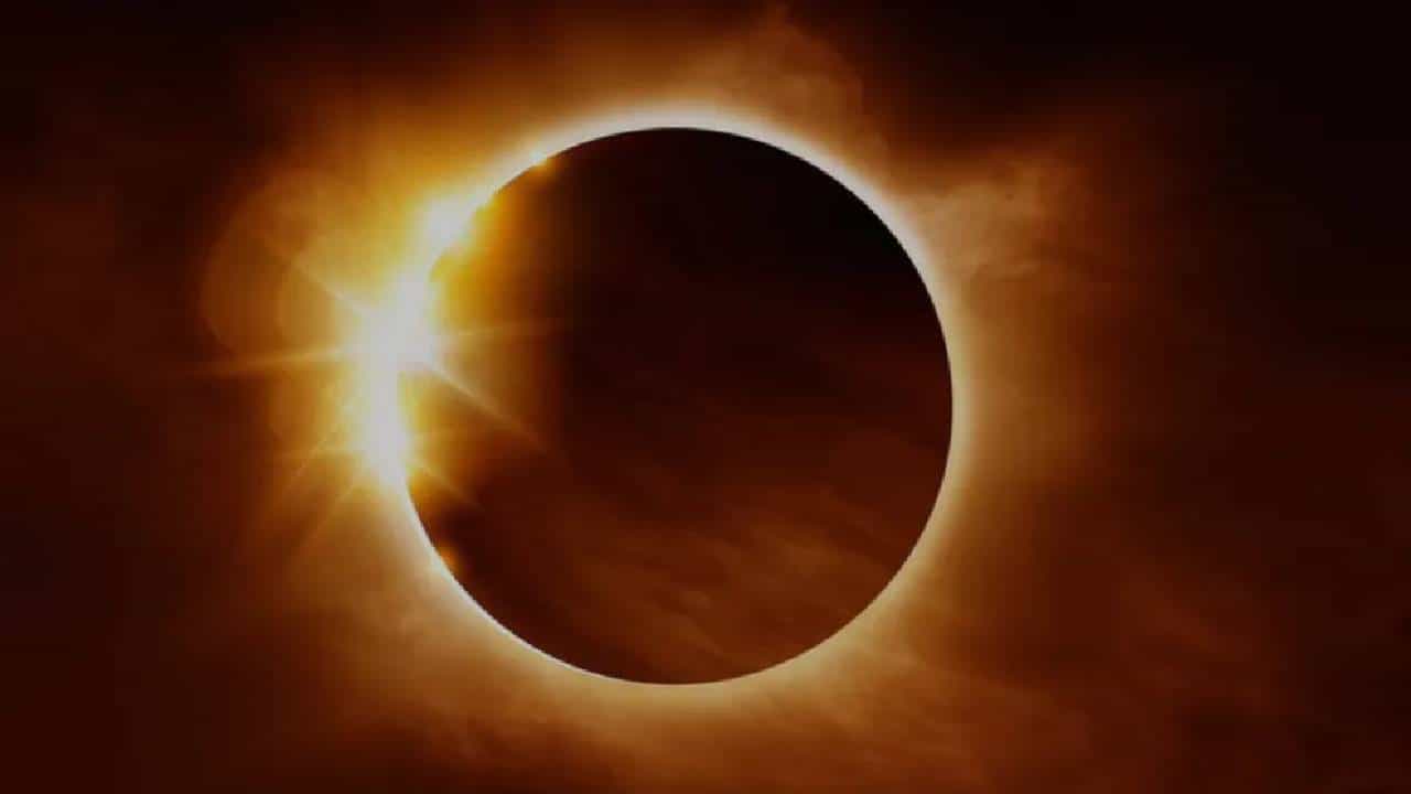 सूर्यग्रहणाला सुरुवात, उत्तर भारतातील 'या' शहरांमध्ये सूर्यग्रहण दिसण्यास सुरुवात