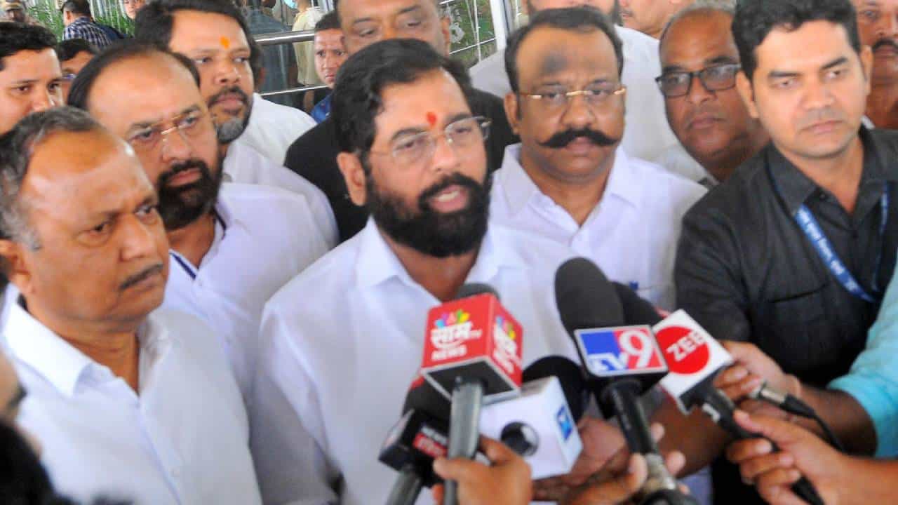 मी कधीच कुणाला घाबरत नाही, नाही तर मुख्यमंत्रीपदापर्यंत पोहोचलो नसतो; मुख्यमंत्र्यांचे एका दगडात दोन पक्षी