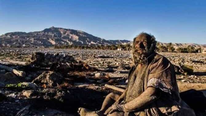 जगातल्या सगळ्यात गलिच्छ व्यक्तीचा आंघोळ केल्याने मृत्यू, 67 वर्षांनंतर केली होती पहिल्यांदाच आंघोळ