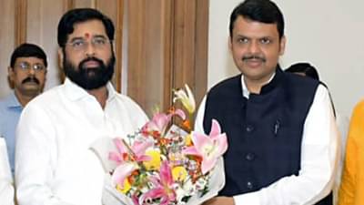 देवेंद्र फडणवीस रात्री उशिरा वर्षावर, दोन्ही नेत्यांमध्ये तासभर खलबतं; राजकीय वर्तुळात चर्चांणा उधाण