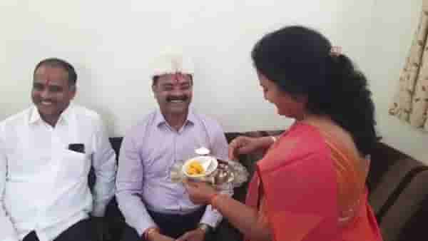 शिंदे गटाच्या या आमदाराची ठाकरे गटात असलेल्या बहिणीकडे जाऊन भाऊबीज साजरी